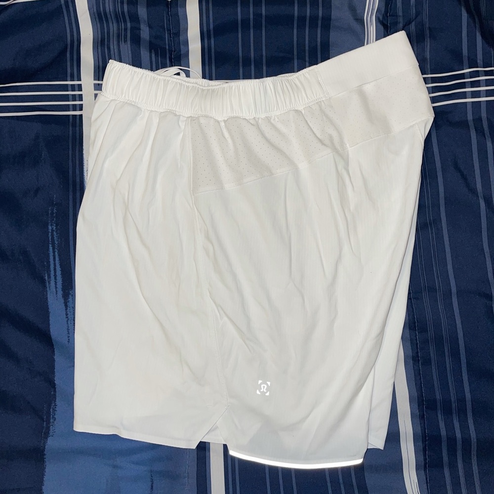 men’s lululemon shorts - white
